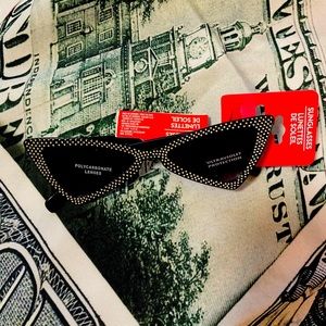 Sunglasses with Polycarbonate Lenses